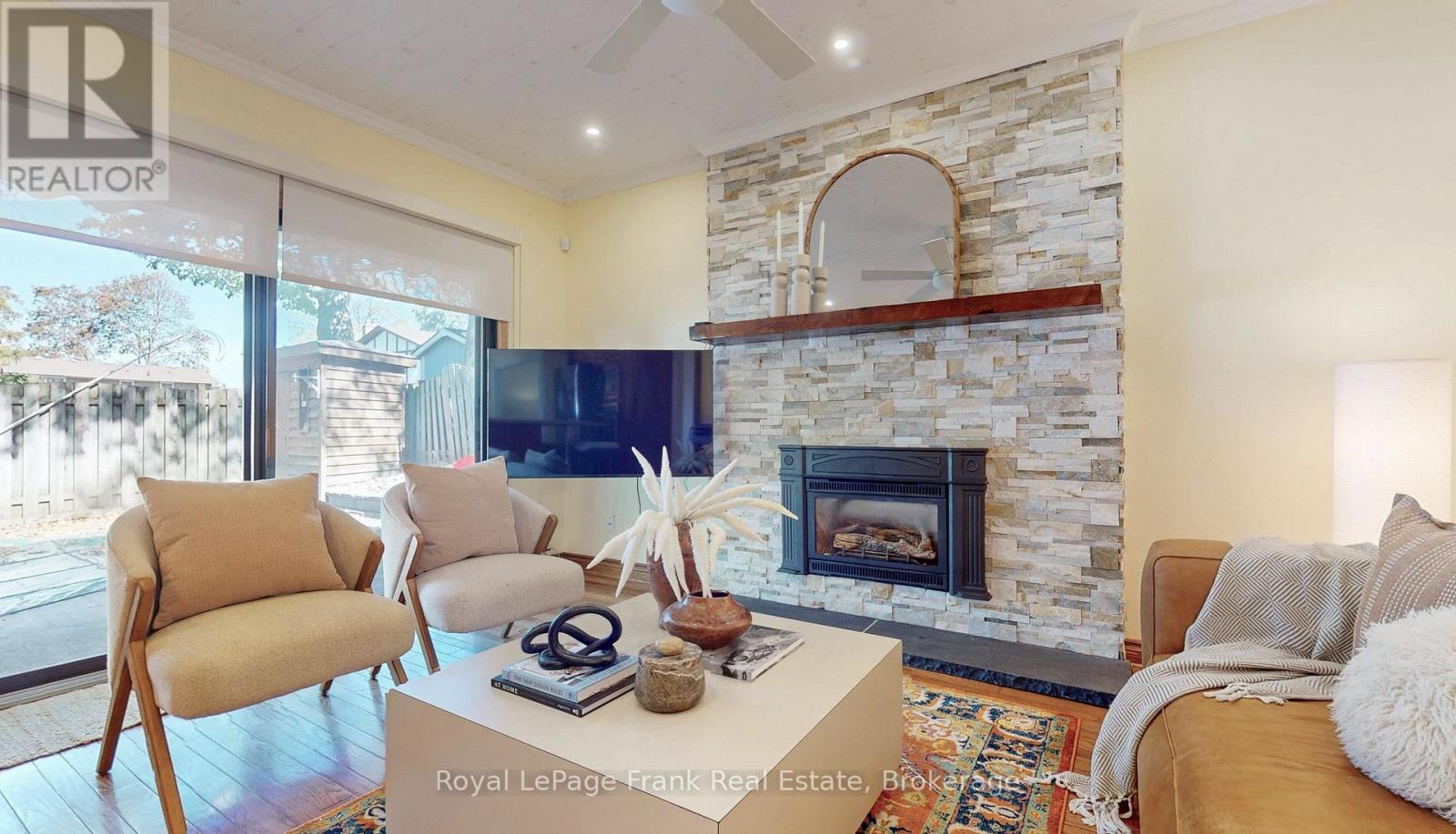 204 St John Street E Property Photo 15