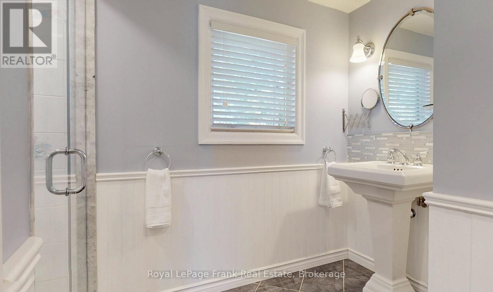 204 St John Street E Property Photo 30