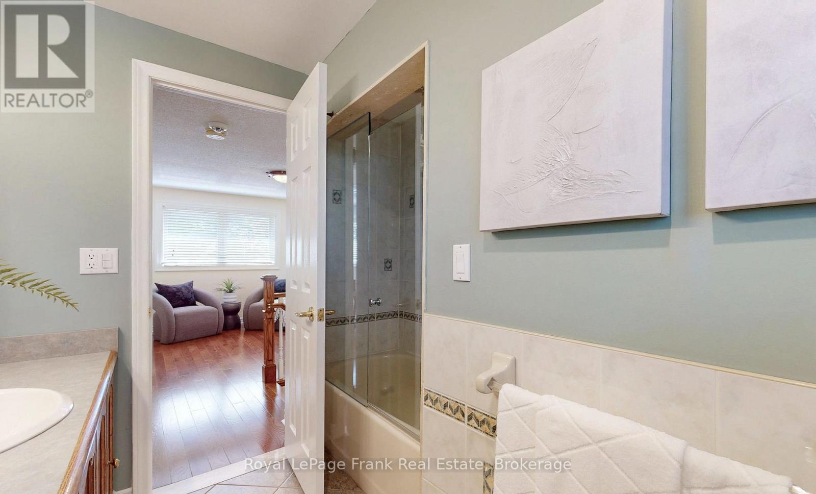 204 St John Street E Property Photo 37