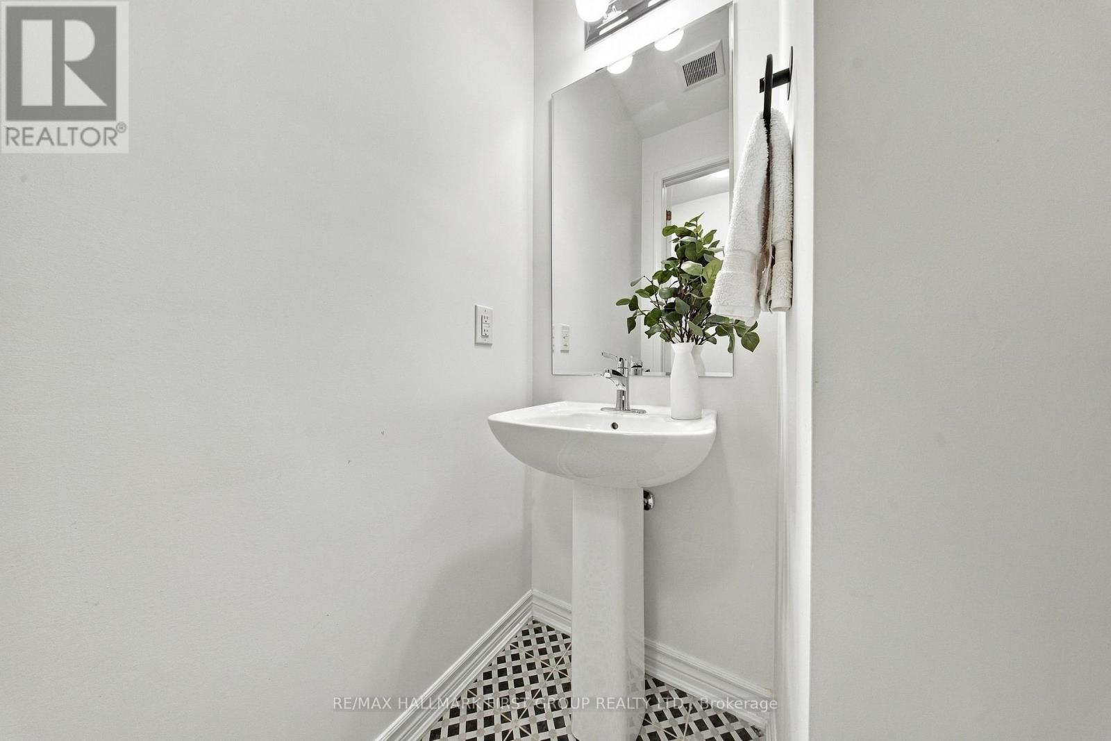 3302 Marchington Square Property Photo 14