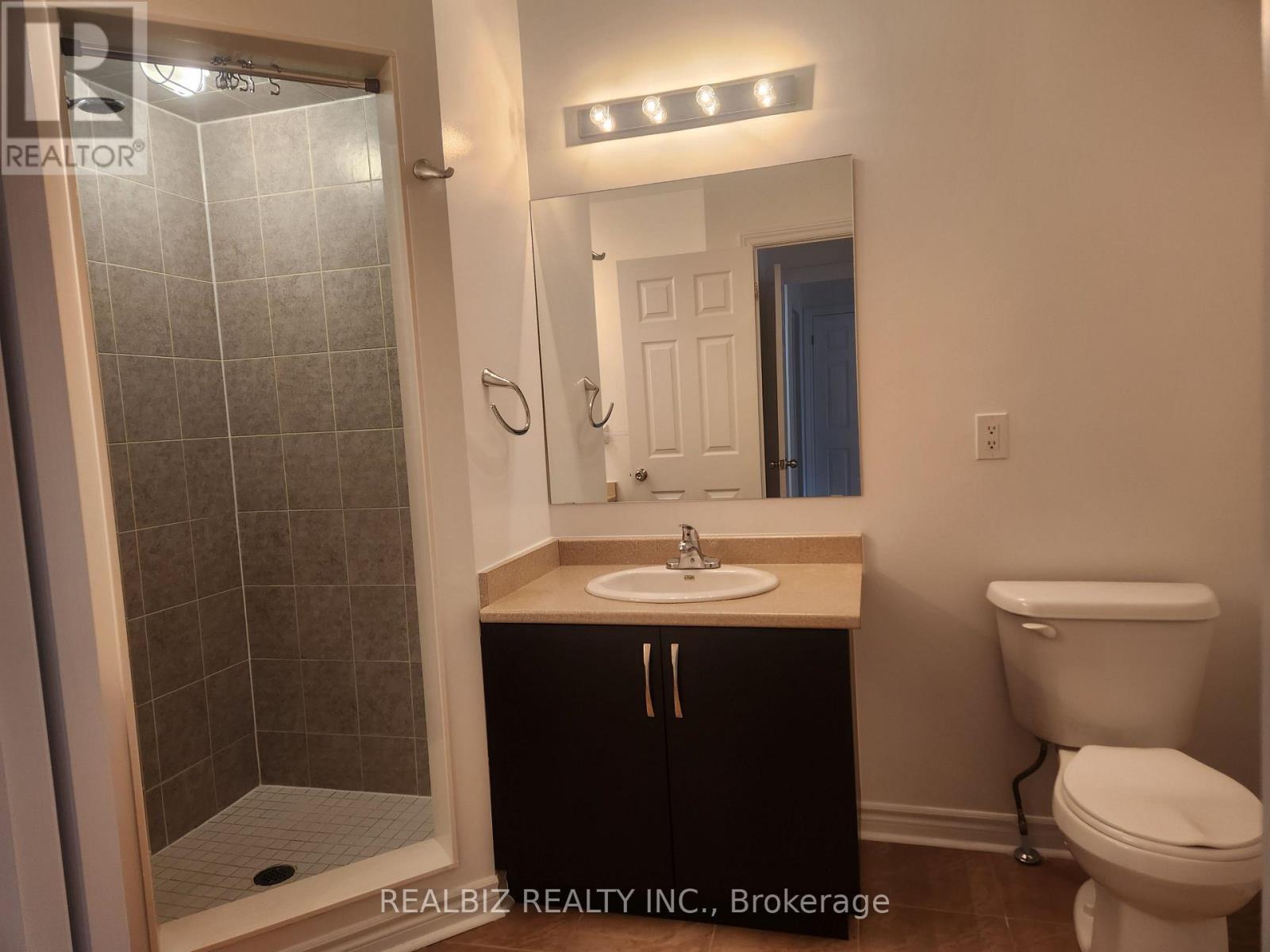 27 - 15 Eaton Park Lane Property Photo 9