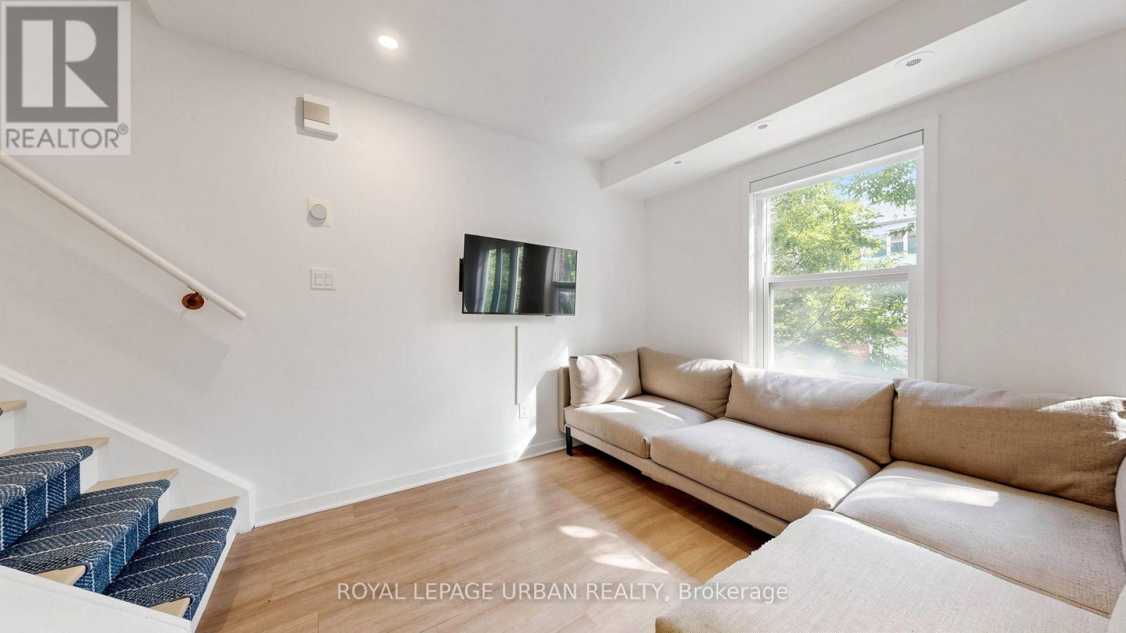 2 - 76 Munro Street Property Photo 9