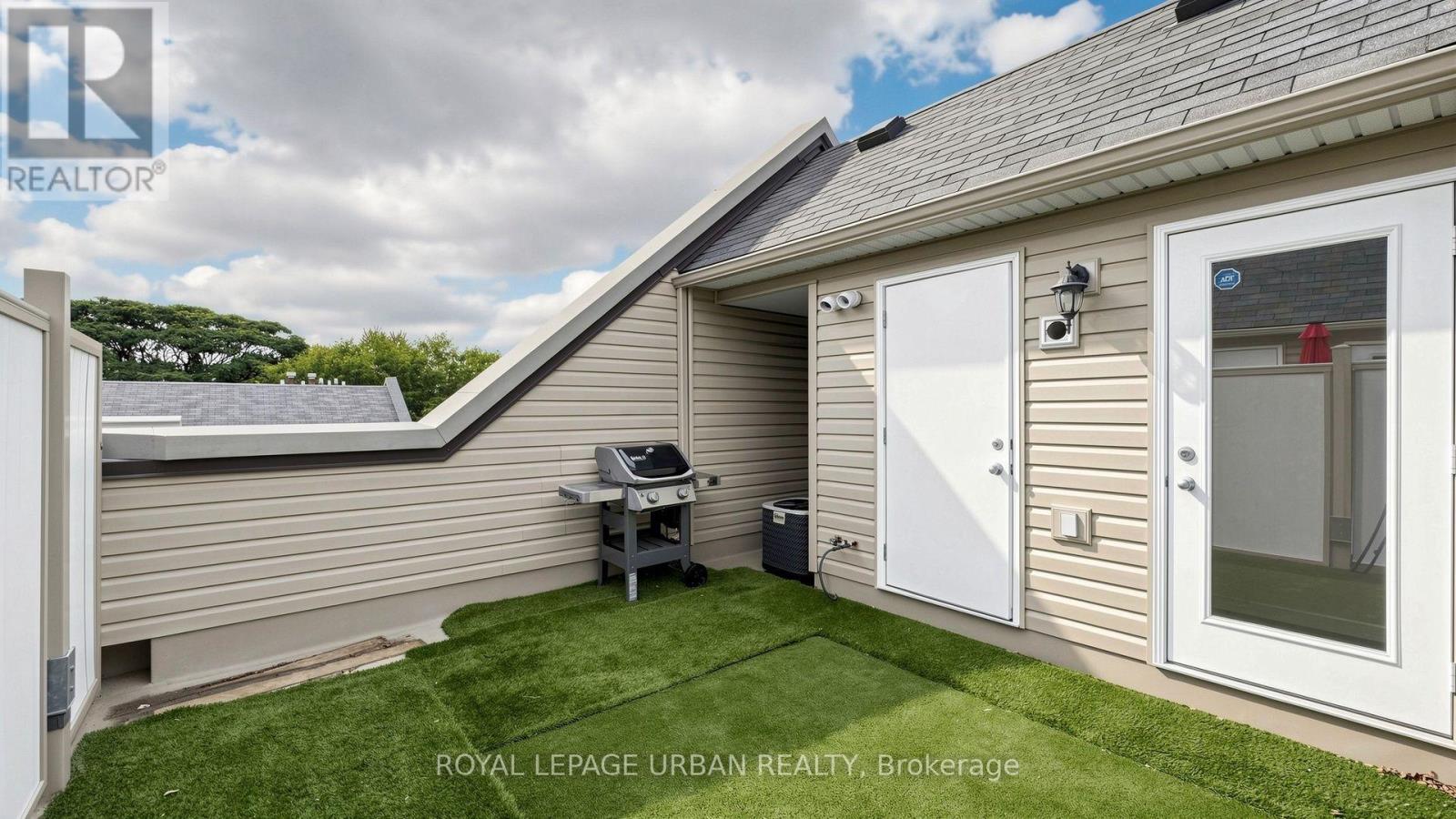 2 - 76 Munro Street Property Photo 34