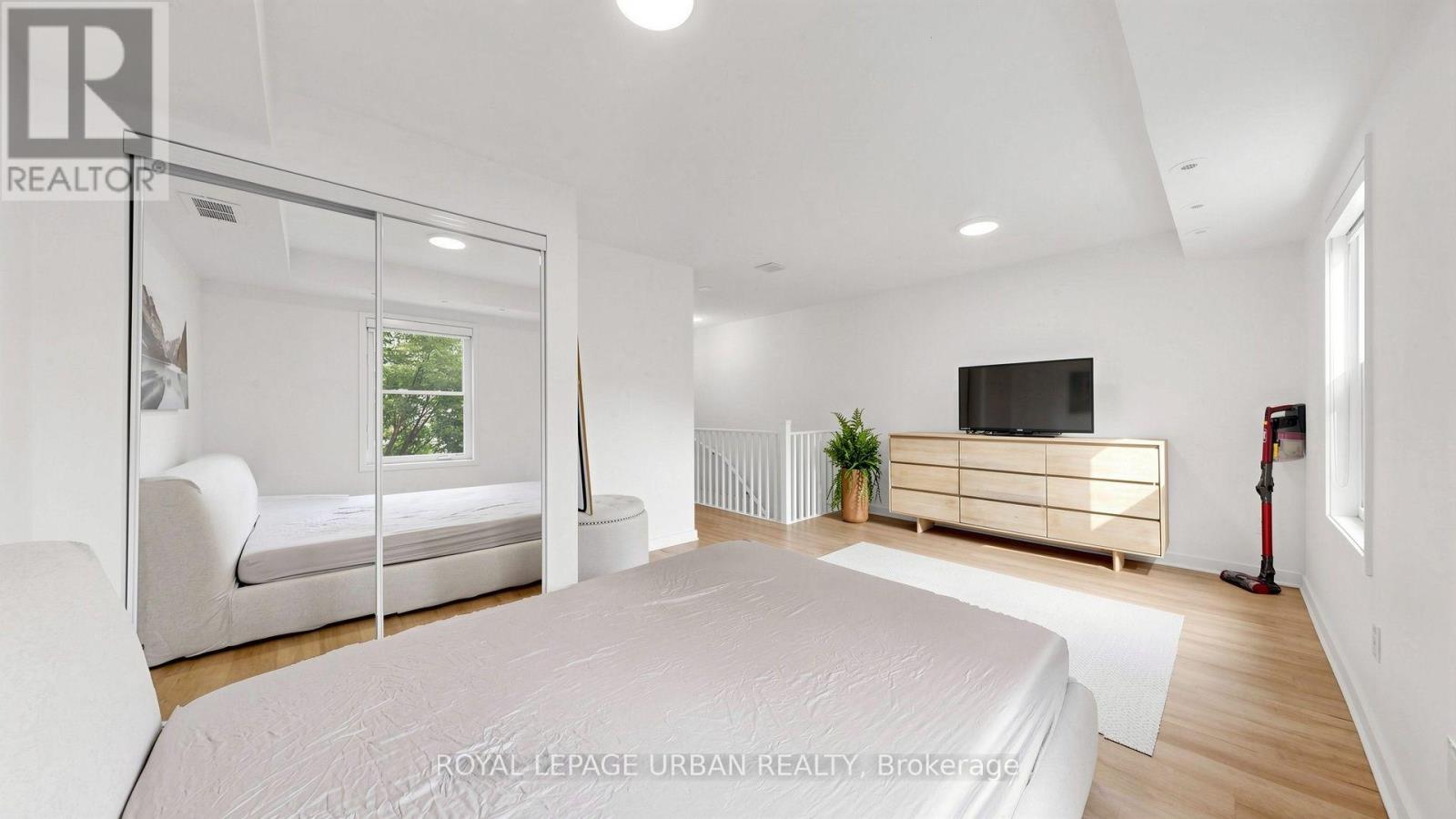 2 - 76 Munro Street Property Photo 23