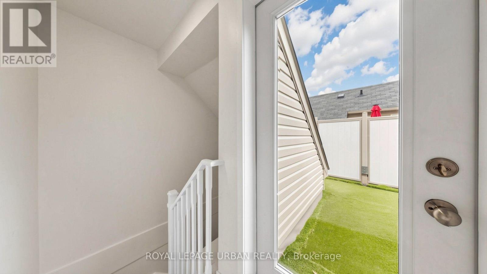 2 - 76 Munro Street Property Photo 27