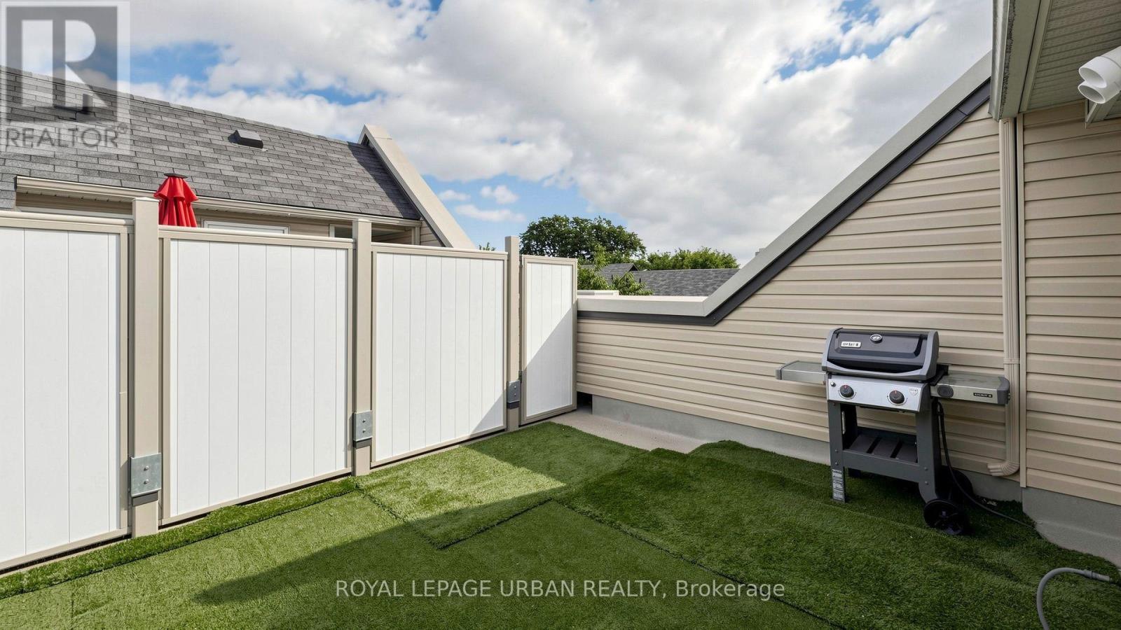 2 - 76 Munro Street Property Photo 32
