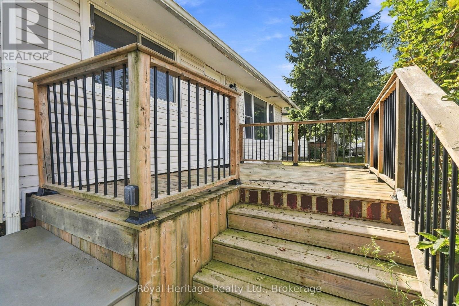 127 Coleman Crescent Property Photo 3