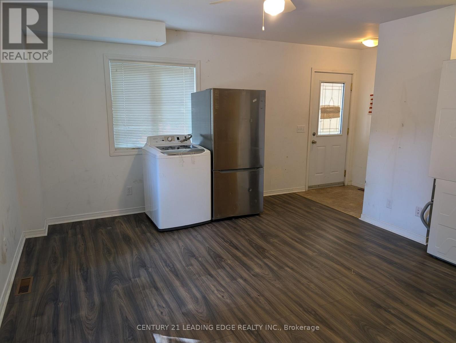 3 - 736 Kingston Road Property Photo 5