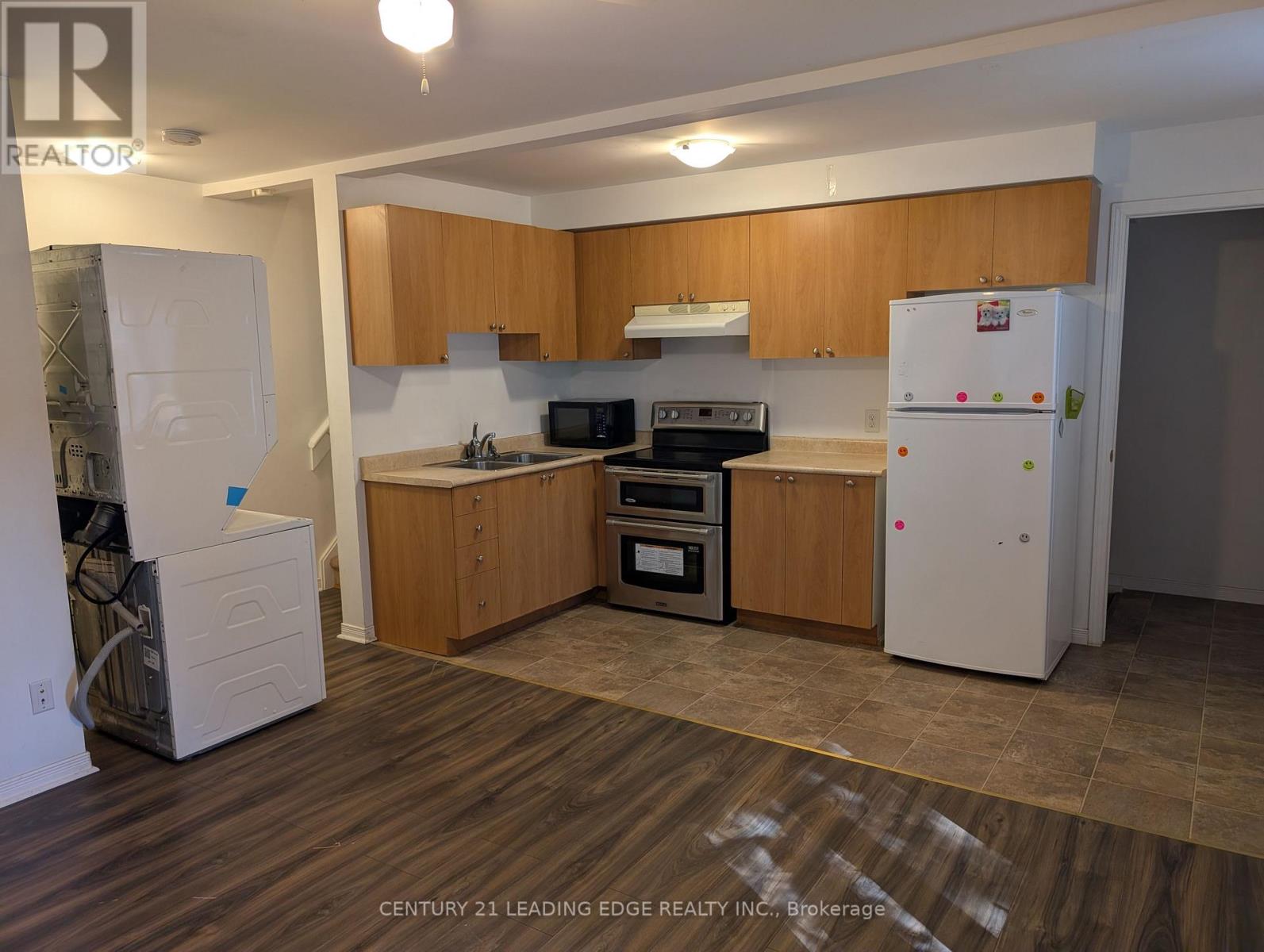 3 - 736 Kingston Road Property Photo 6