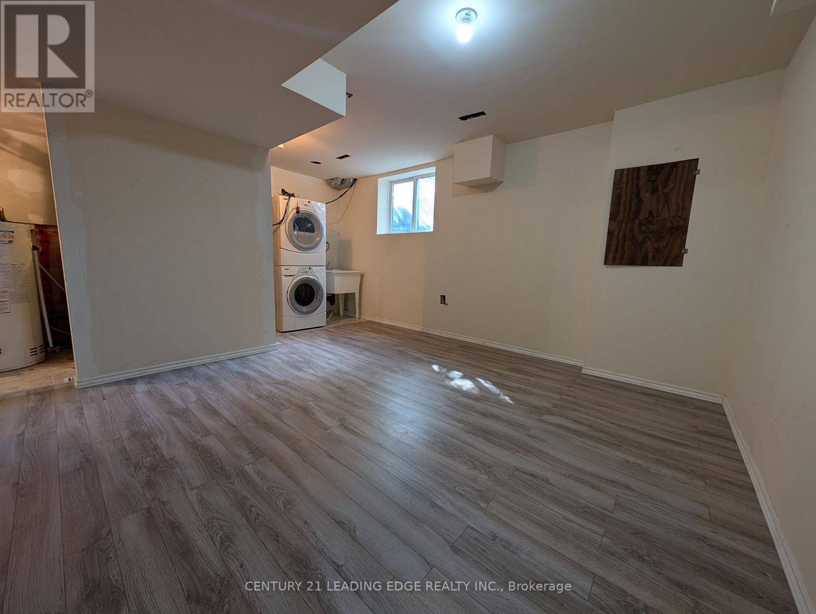 3 - 736 Kingston Road Property Photo 11