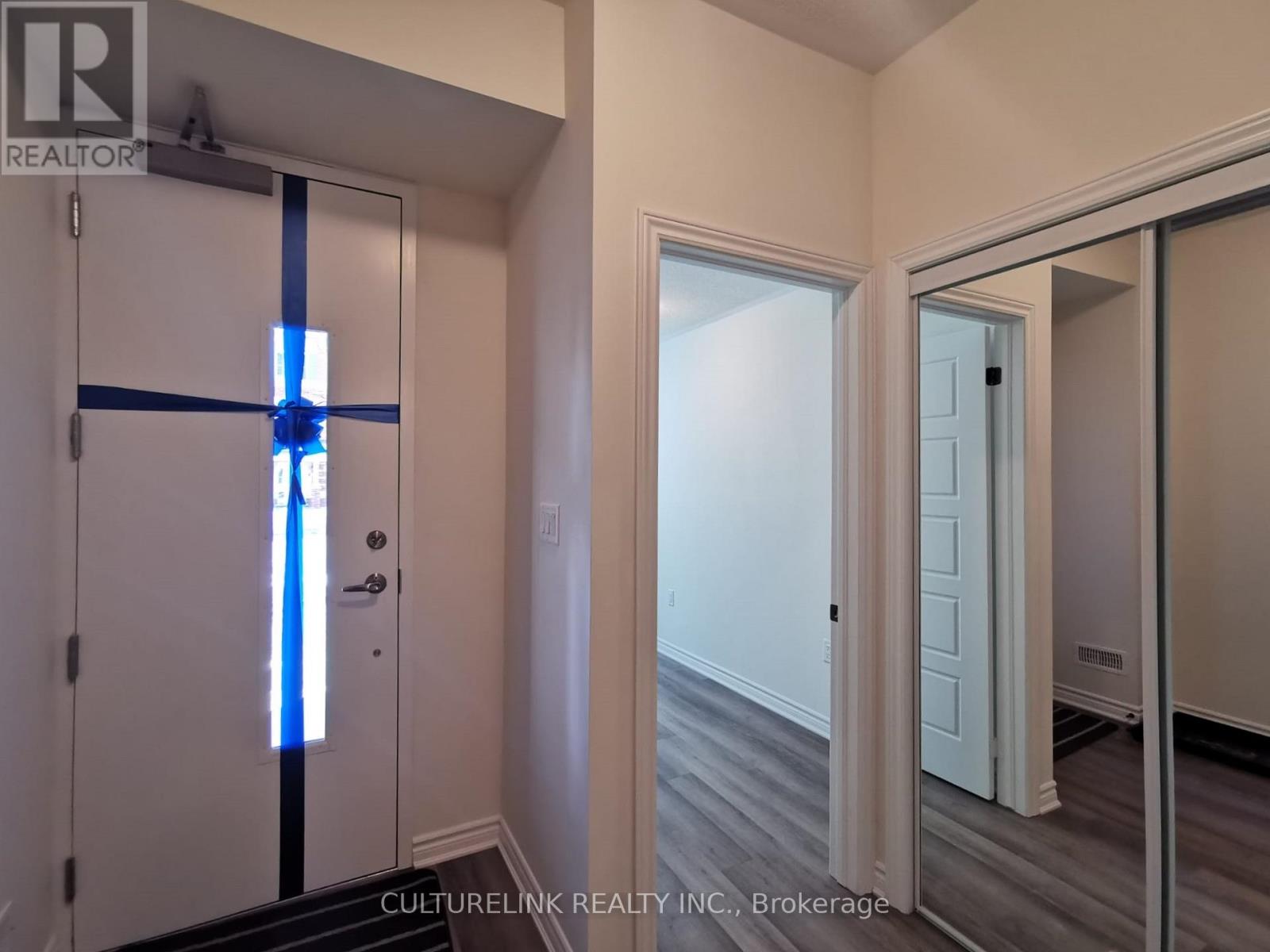 302 - 1034 Reflection Place Property Photo 4