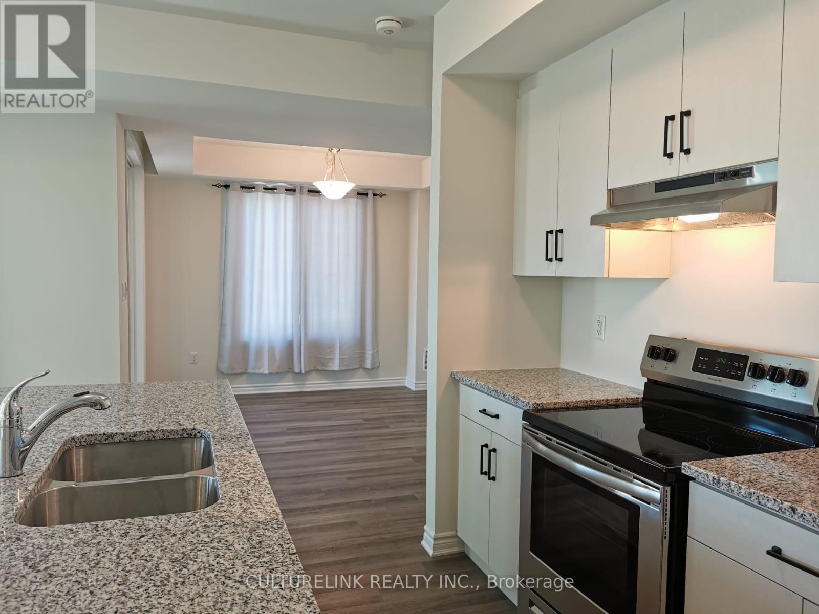 302 - 1034 Reflection Place Property Photo 7