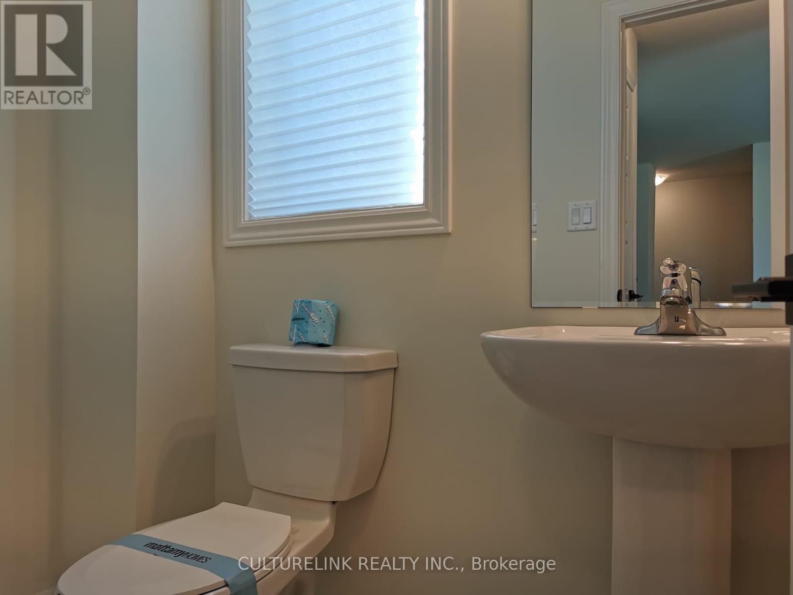 302 - 1034 Reflection Place Property Photo 9