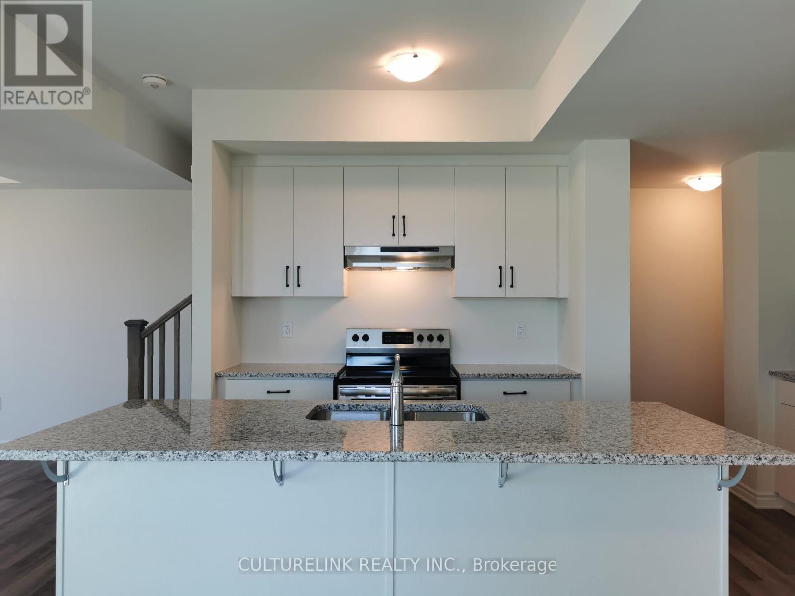 302 - 1034 Reflection Place Property Photo 12
