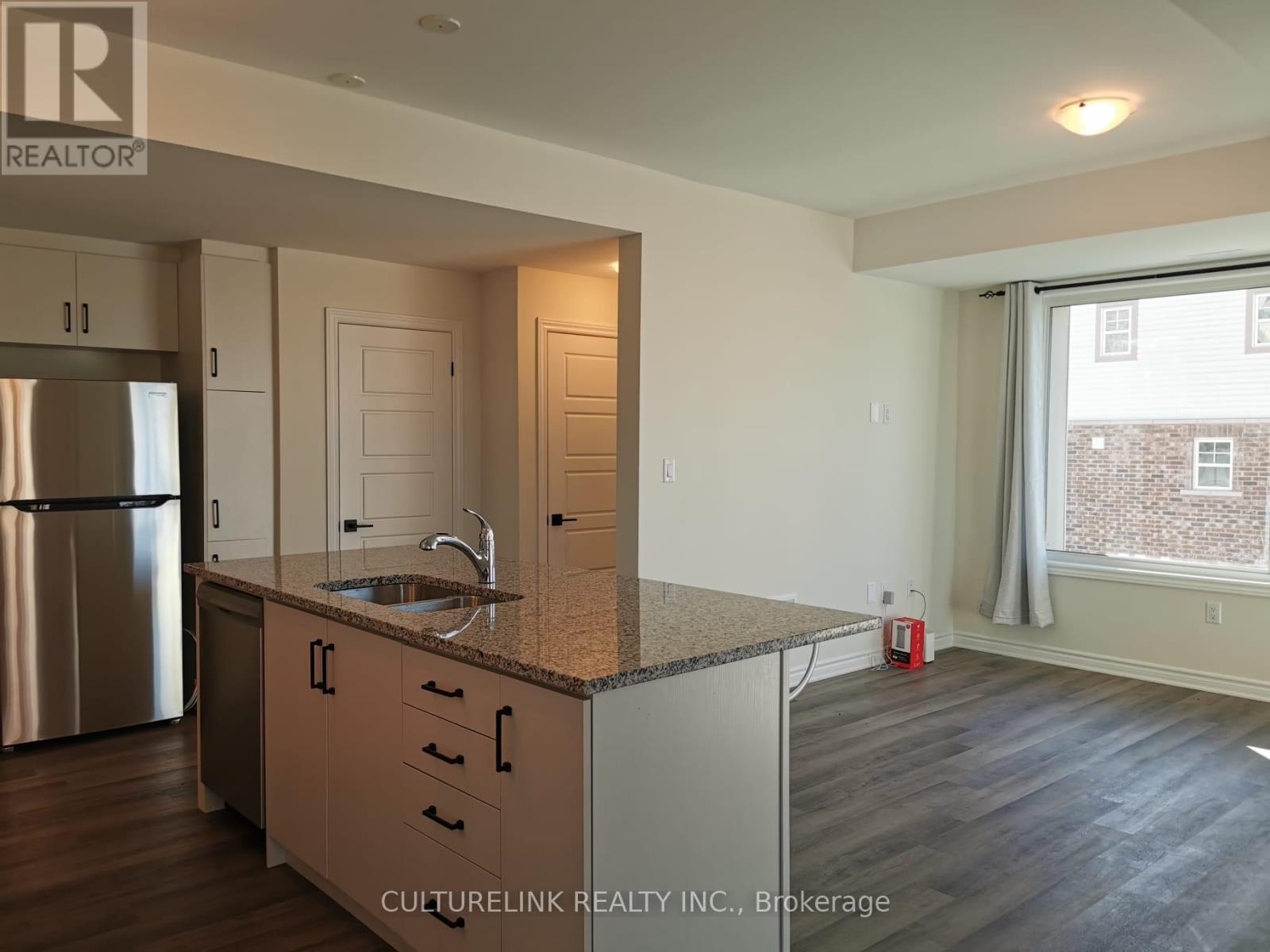 302 - 1034 Reflection Place Property Photo 14