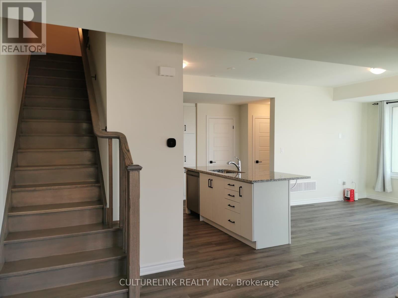 302 - 1034 Reflection Place Property Photo 19