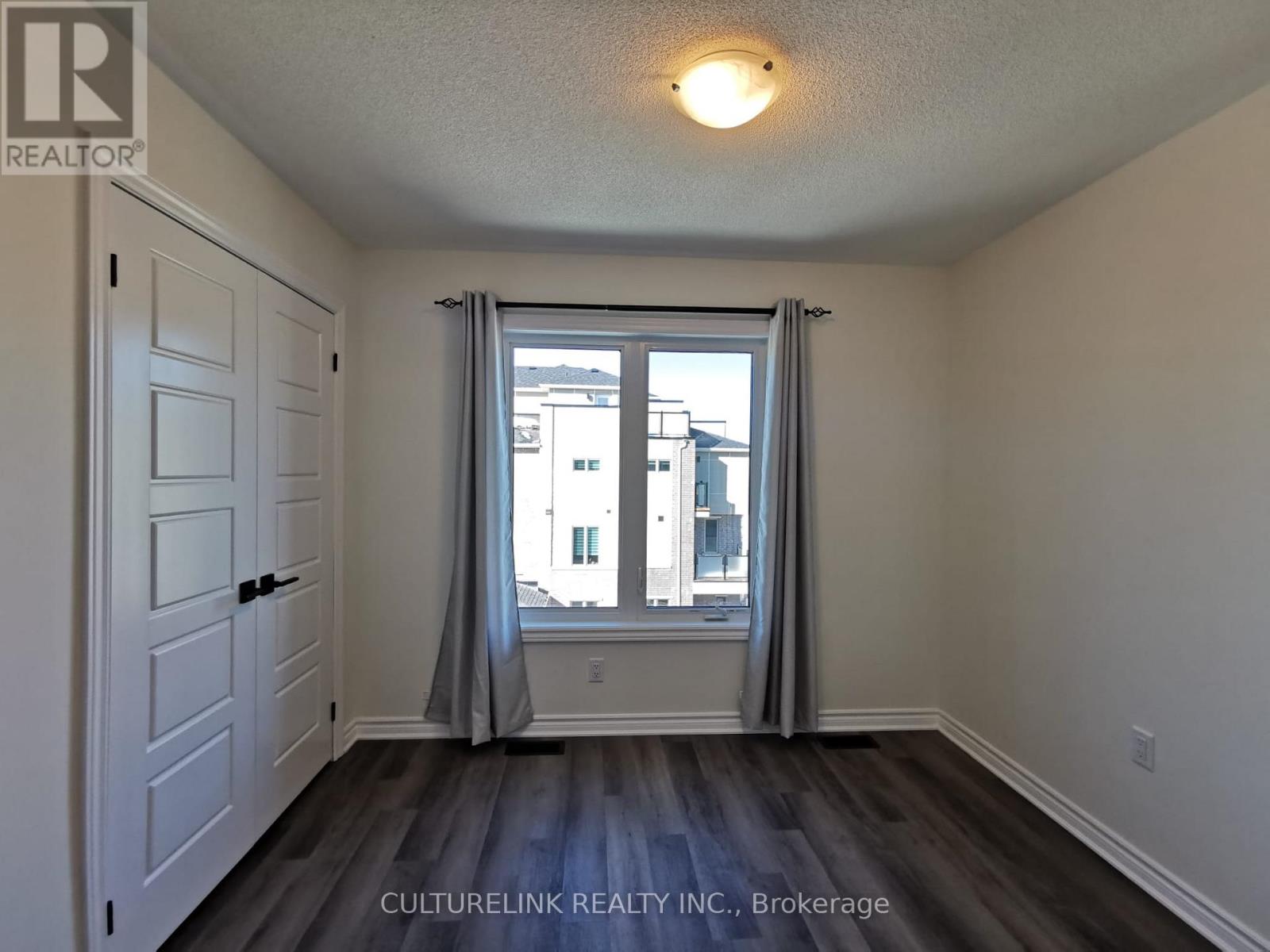 302 - 1034 Reflection Place Property Photo 21