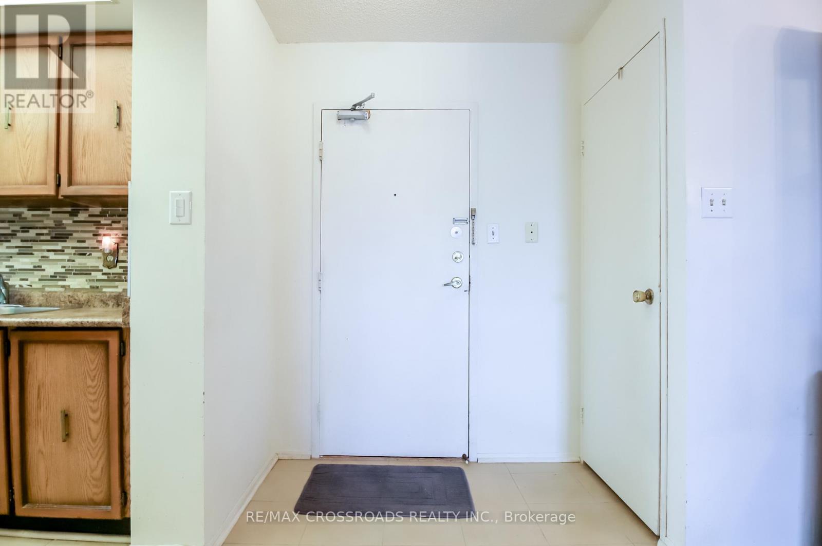 606 - 3151 Bridletowne Circle Property Photo 6