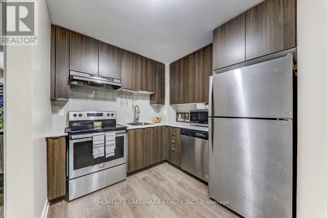15 - 70 Orchid Place Drive Property Photo 10
