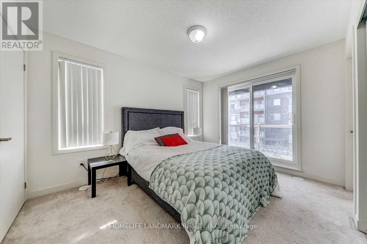 15 - 70 Orchid Place Drive Property Photo 12