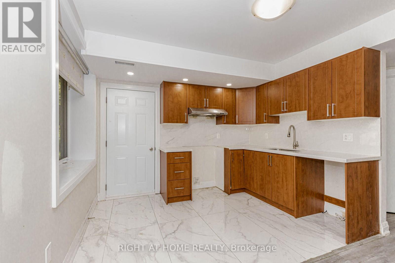 146 Colonel Danforth Trail Property Photo 38