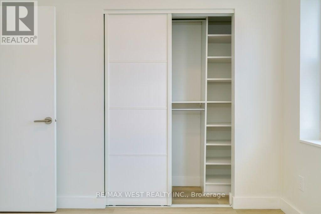 202 - 2083 Danforth Avenue Property Photo 7