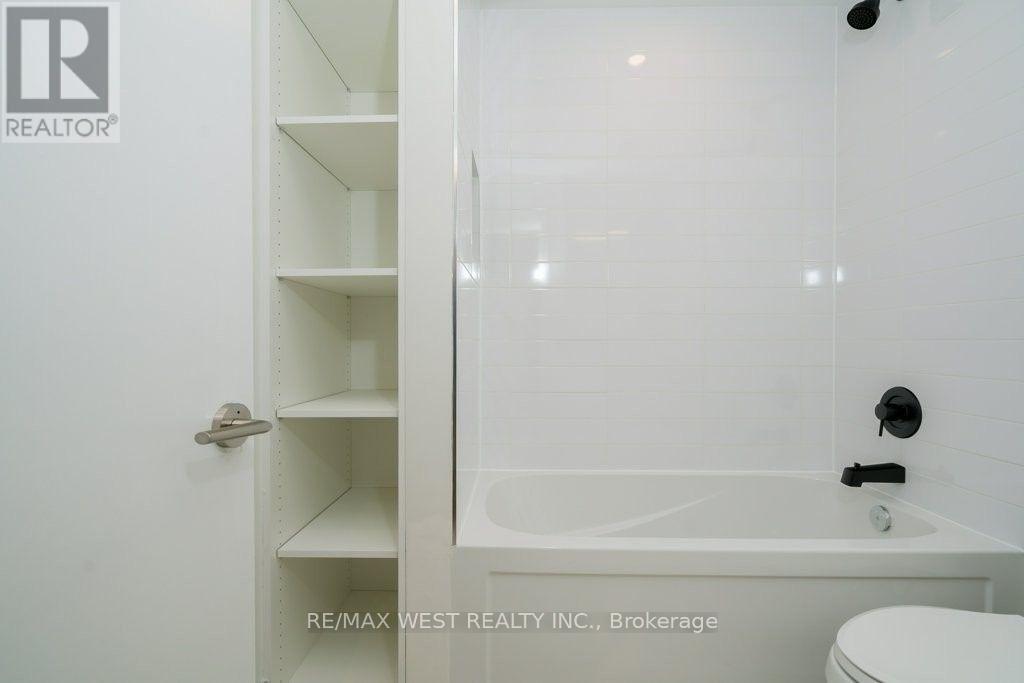 202 - 2083 Danforth Avenue Property Photo 8