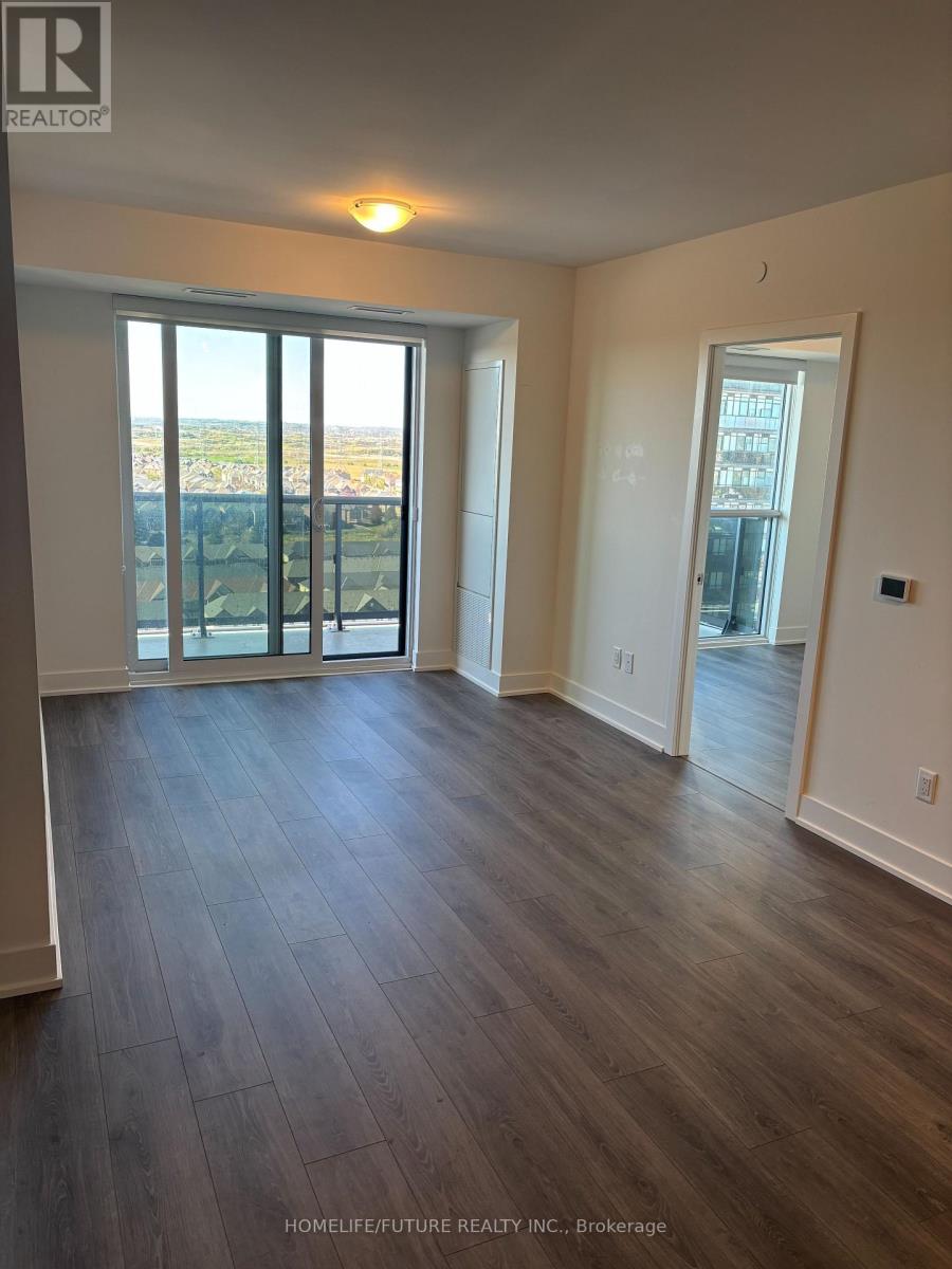 1608 - 2545 Simcoe Street Property Photo 4