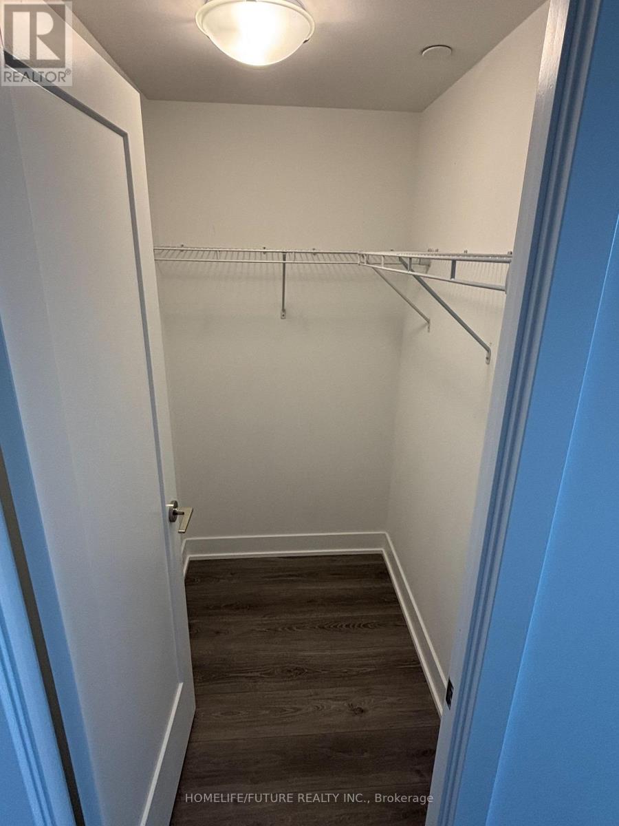 1608 - 2545 Simcoe Street Property Photo 11