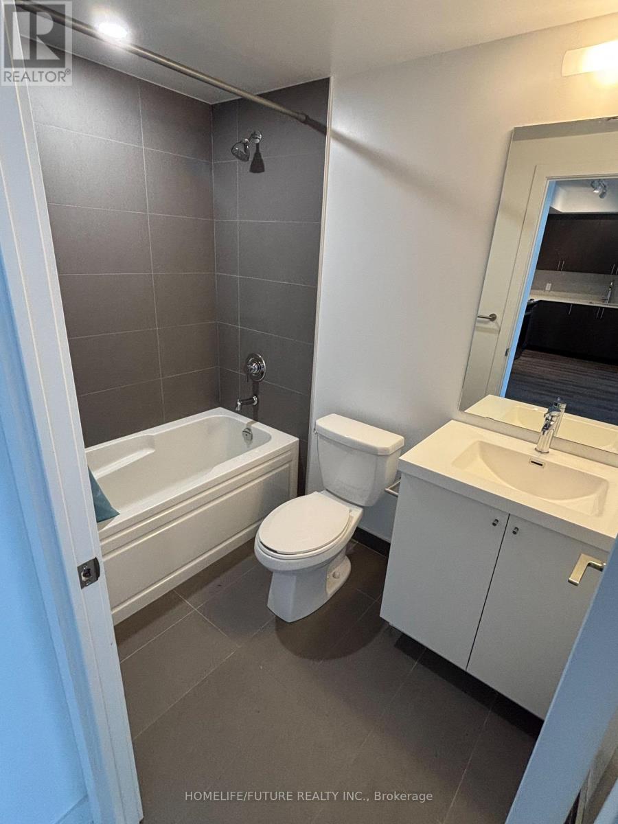 1608 - 2545 Simcoe Street Property Photo 13