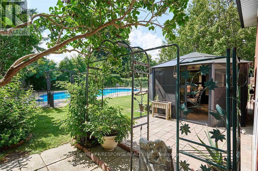 787 Sheppard Avenue Property Photo 17