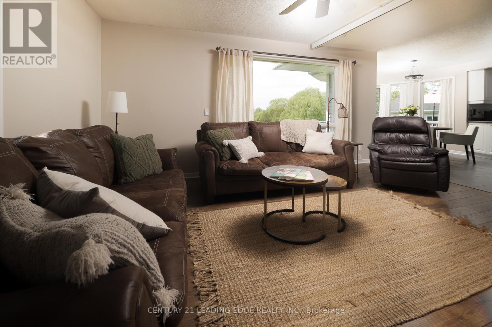 5048 William Street Property Photo 18