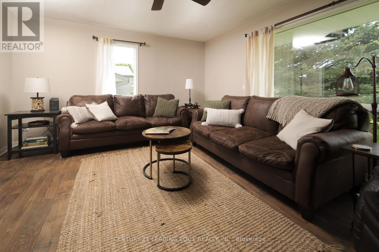5048 William Street Property Photo 19