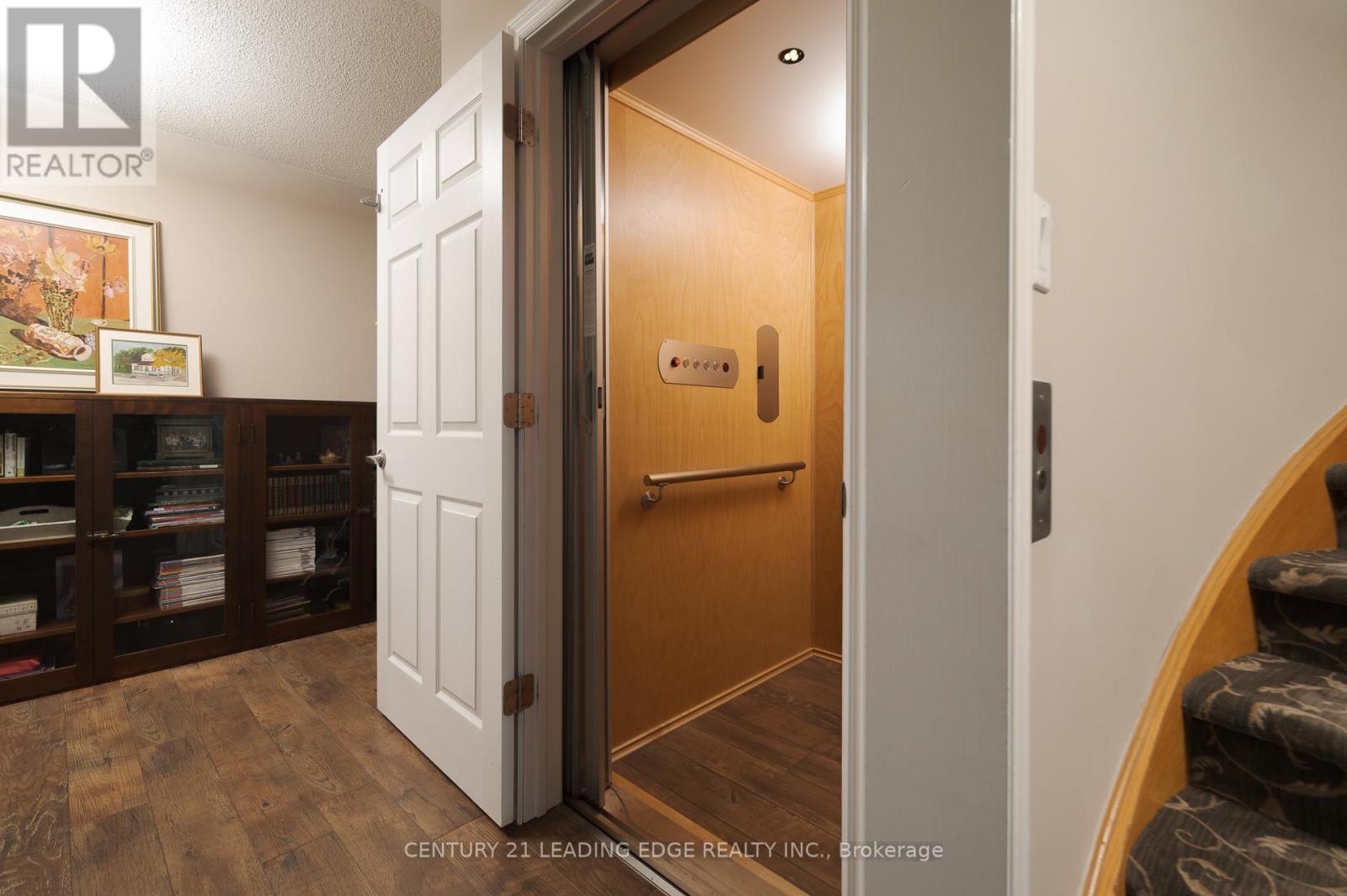 5048 William Street Property Photo 25