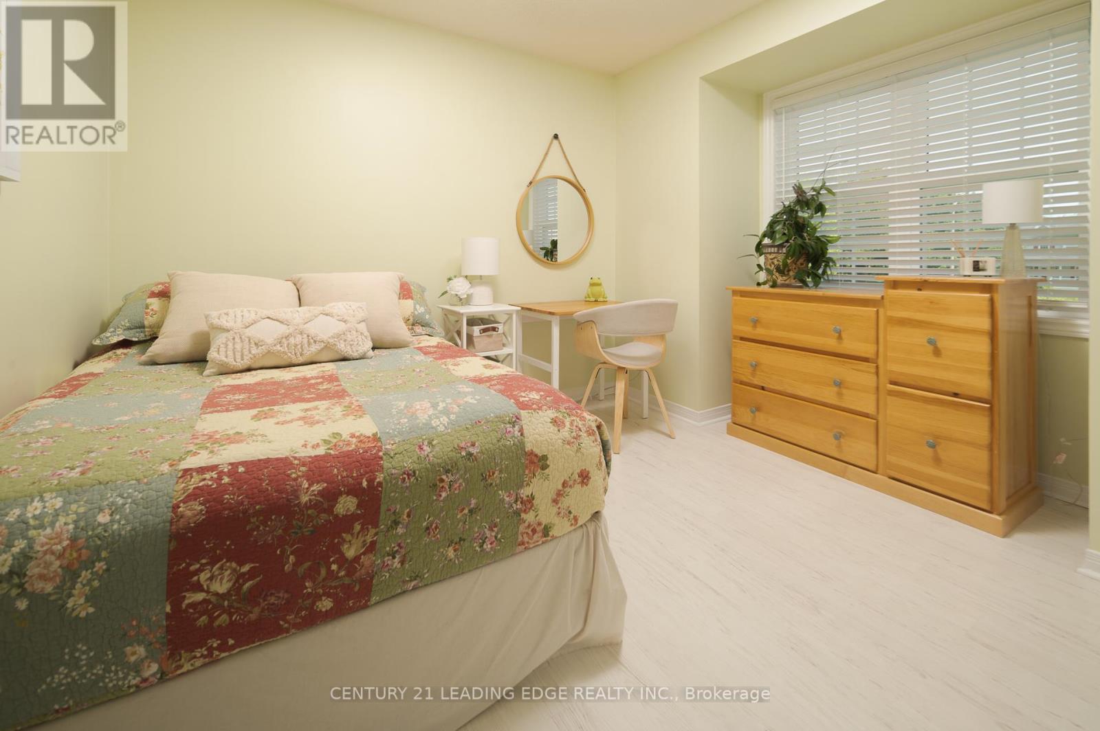5048 William Street Property Photo 32