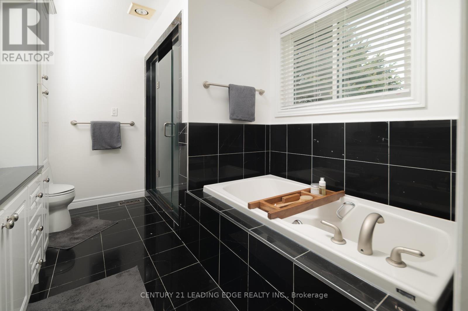 5048 William Street Property Photo 36