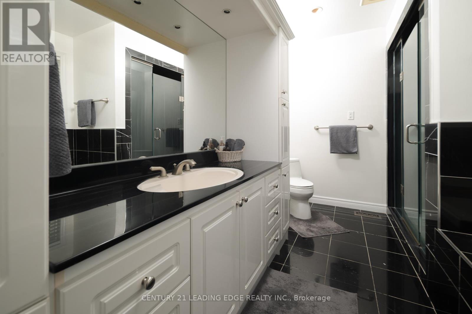 5048 William Street Property Photo 37