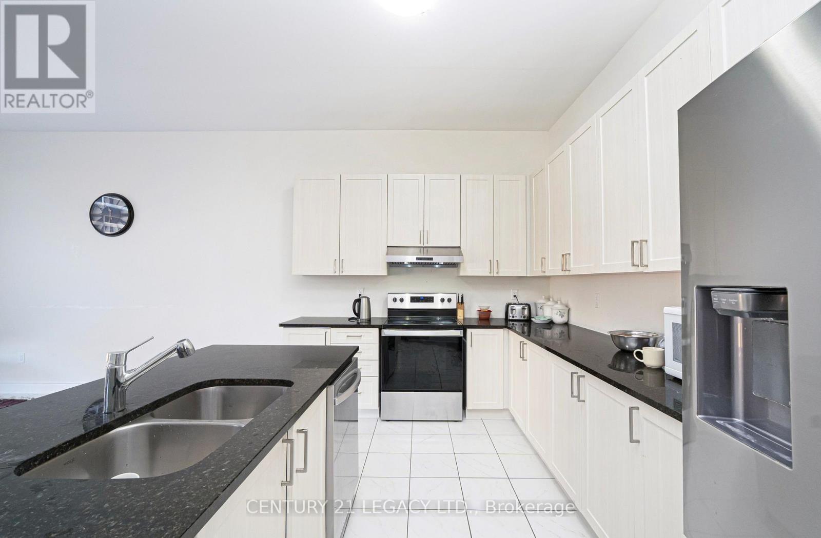 21 Olerud Drive Property Photo 15