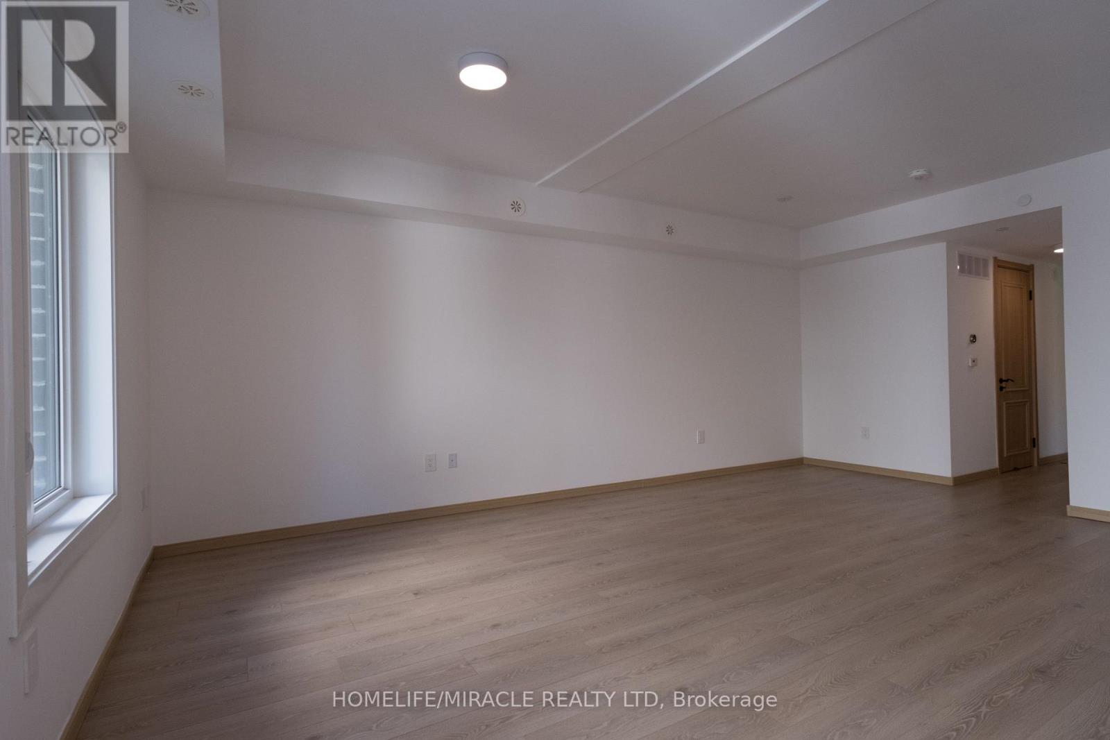 C3-101 - 3425 Sheppard Avenue Property Photo 32