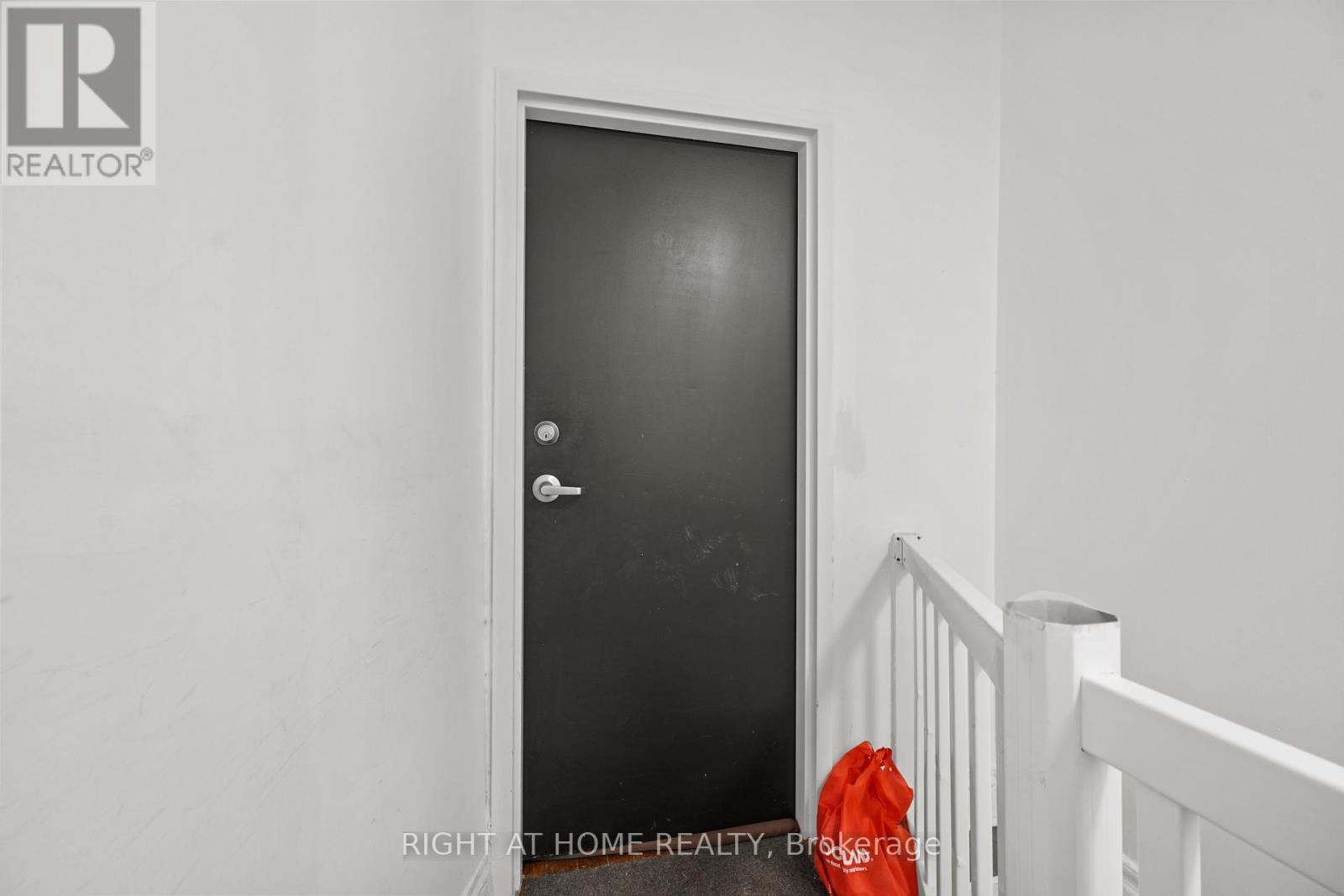 2 - 2207 Queen Street E Property Photo 4