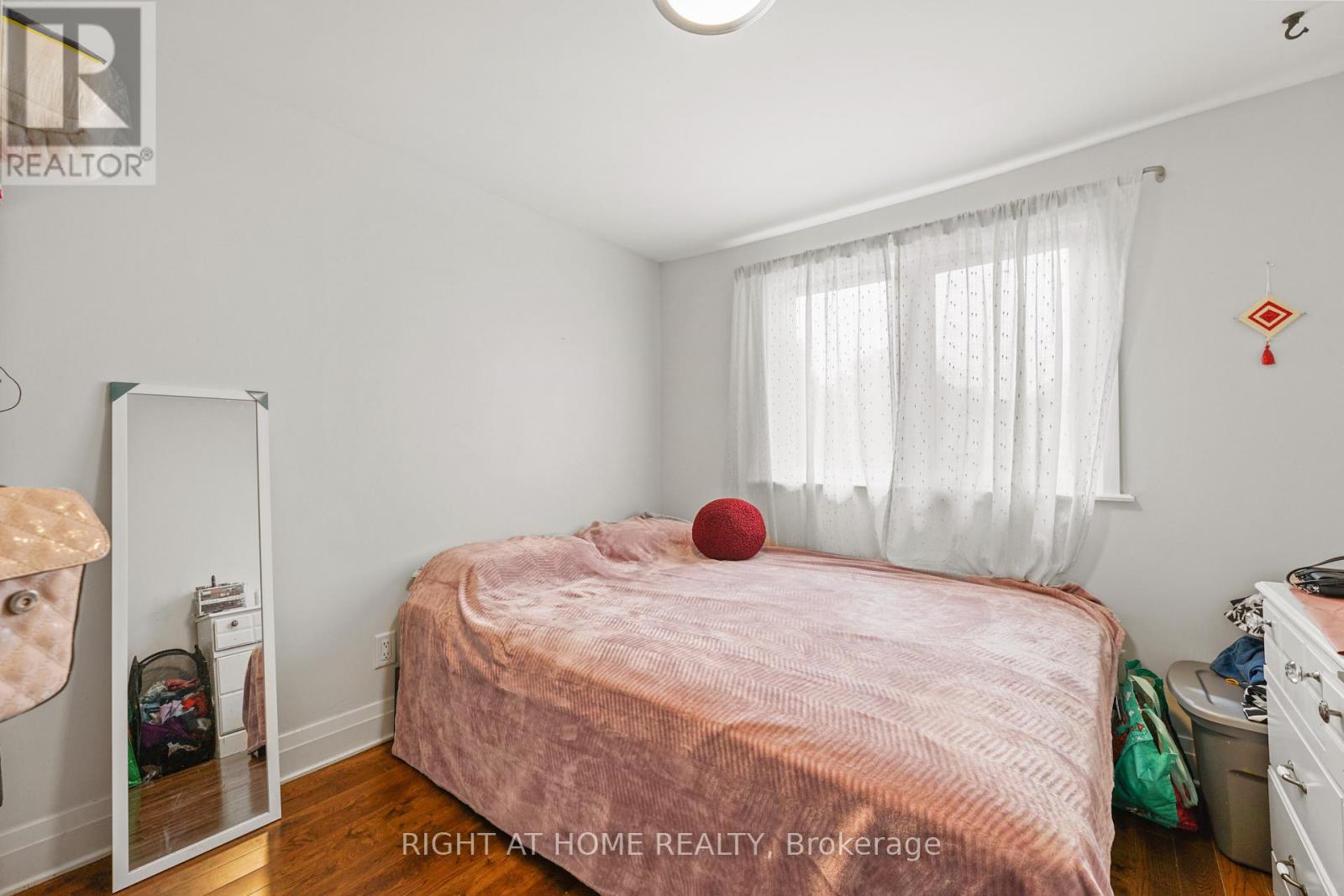 2 - 2207 Queen Street E Property Photo 8
