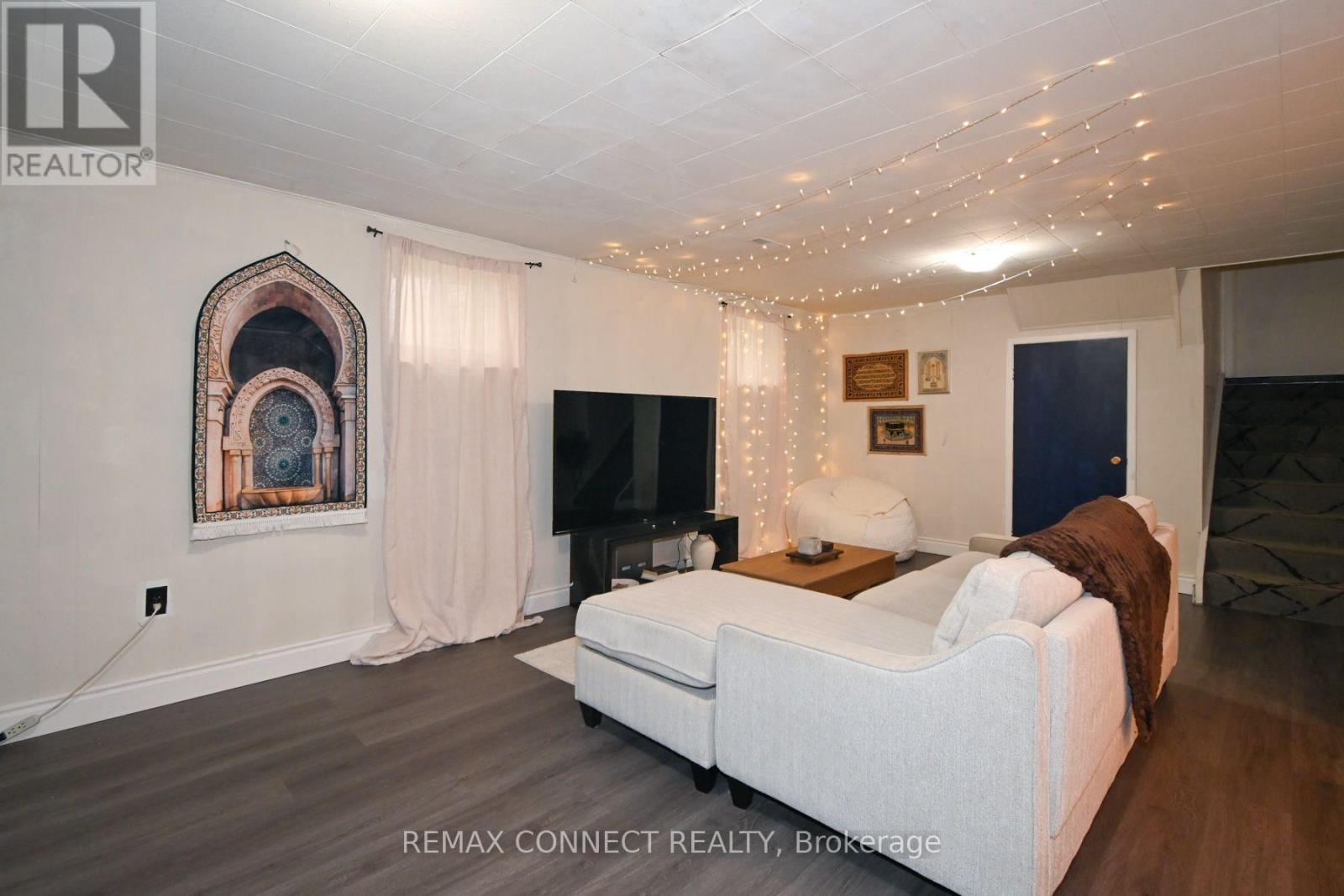 24 Lalton Place Property Photo 30