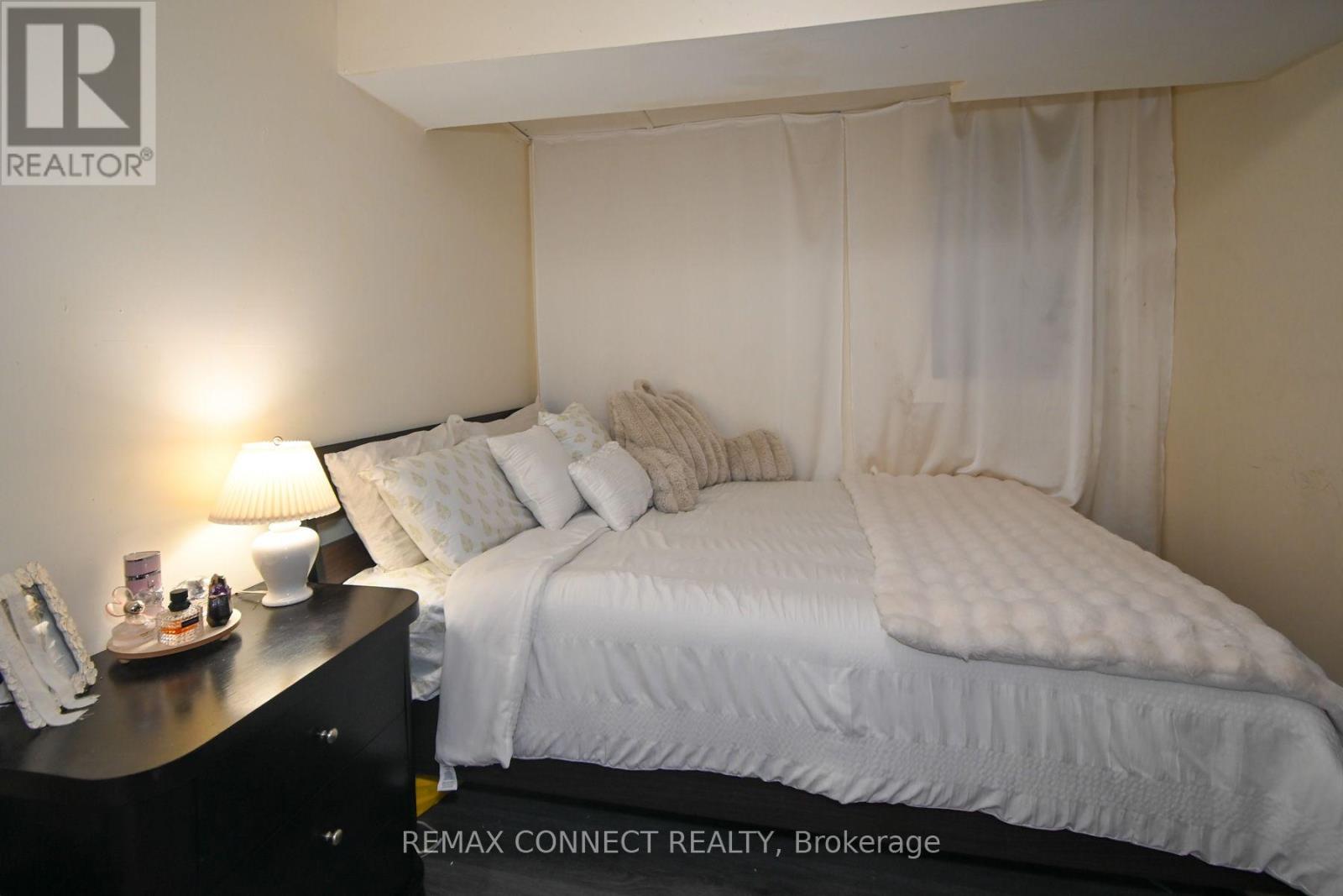 24 Lalton Place Property Photo 34