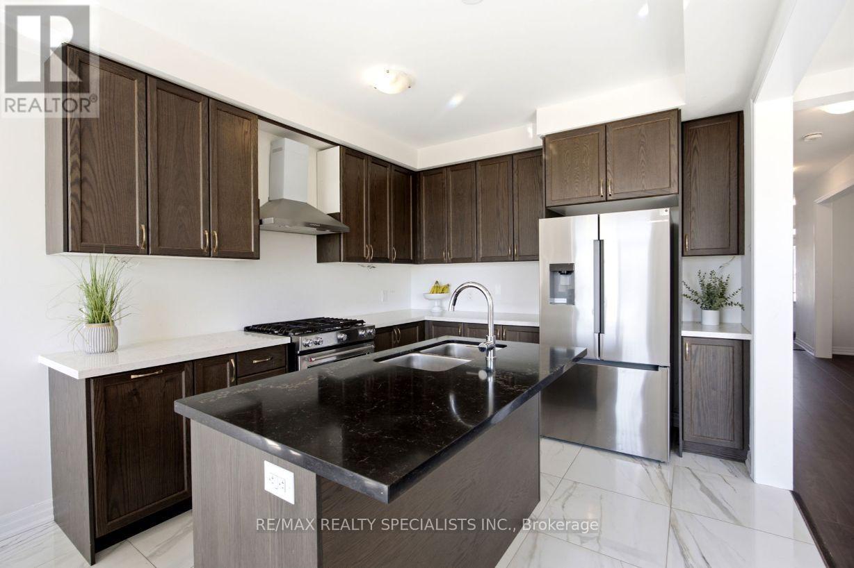 27 Salmon Crescent Property Photo 17