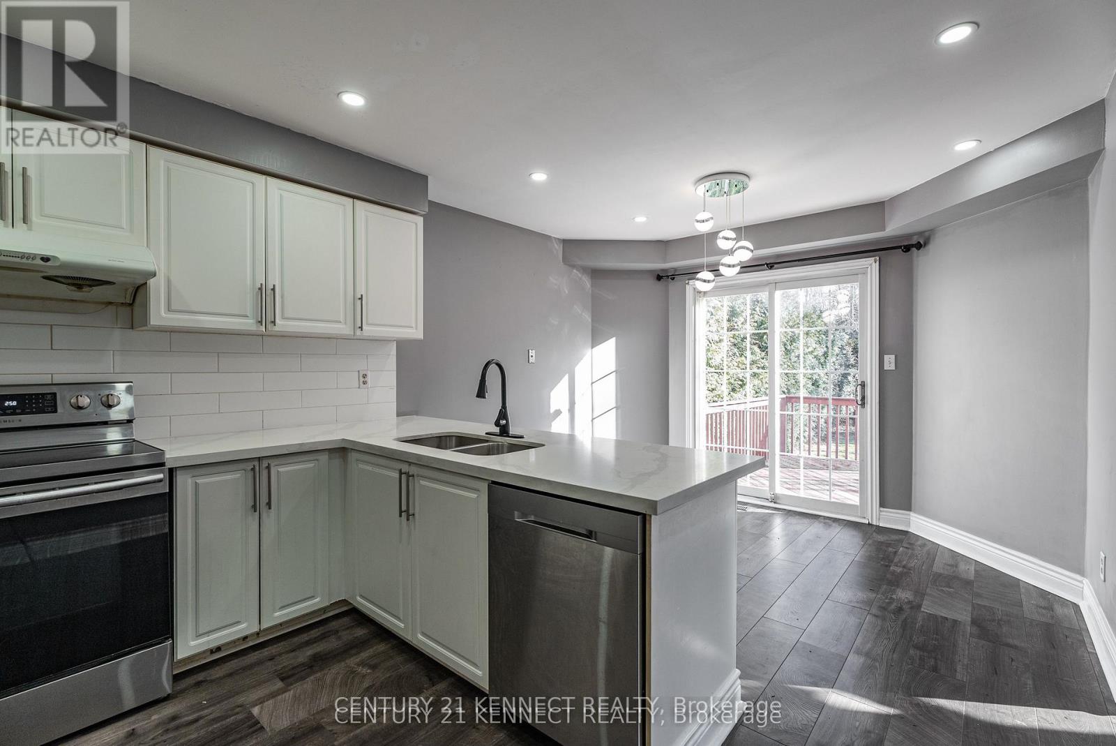 5 Knotty Pine Drive Property Photo 6