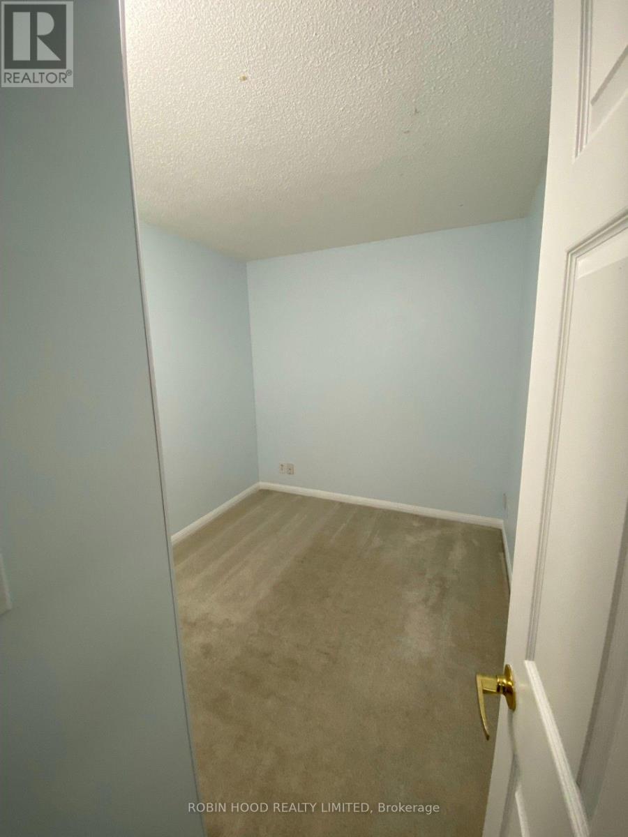 1805 - 11 Lee Centre Drive Property Photo 3