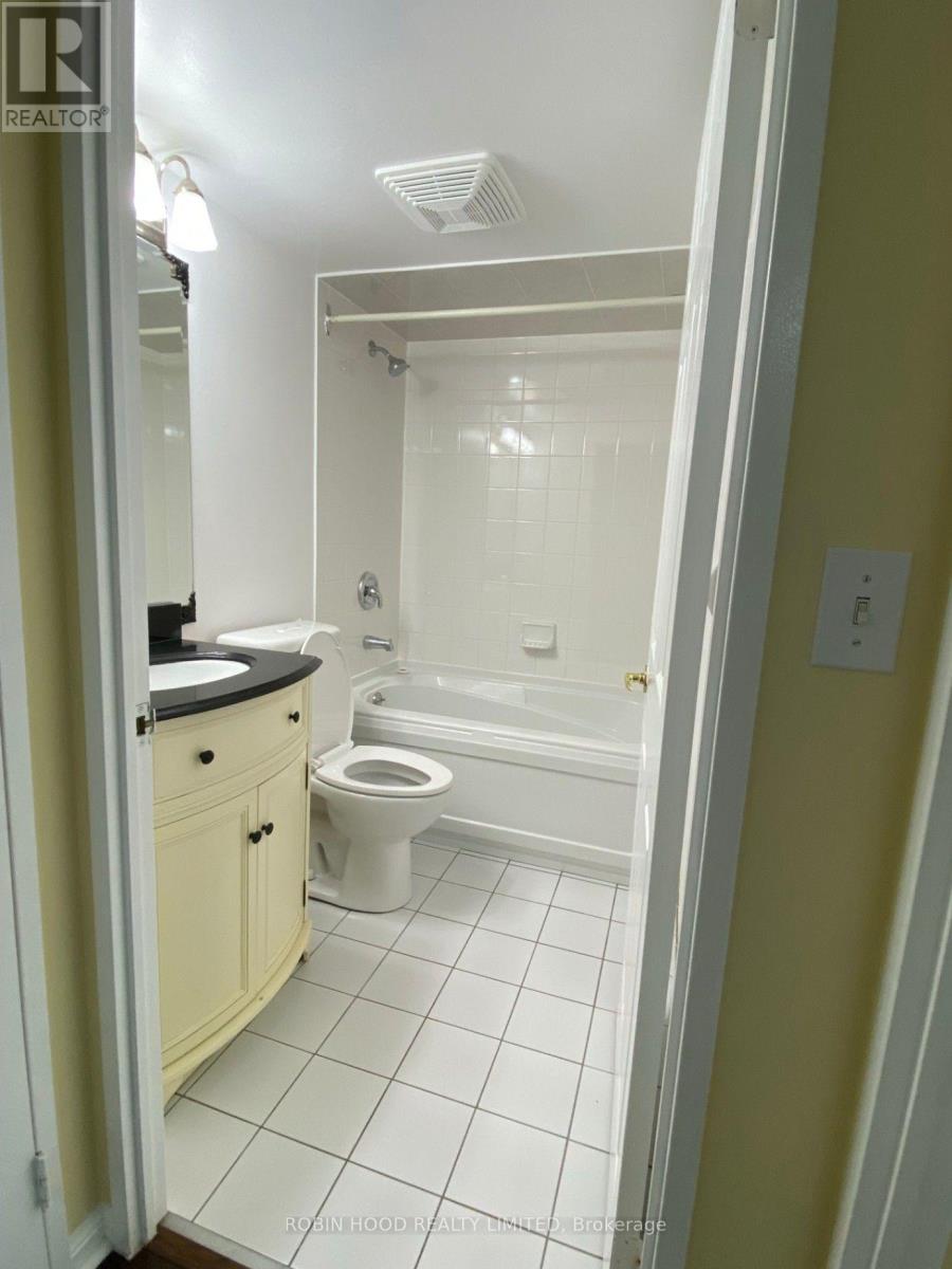 1805 - 11 Lee Centre Drive Property Photo 9