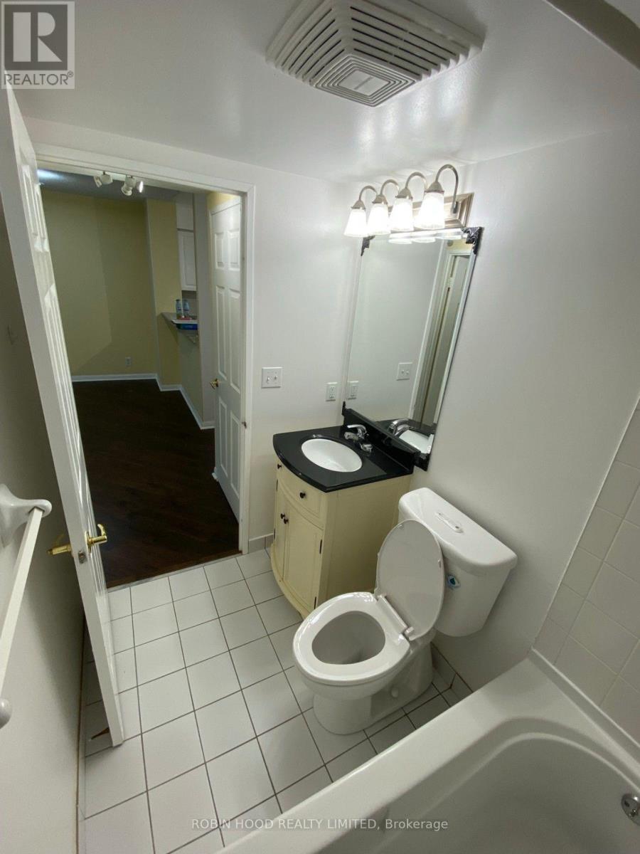 1805 - 11 Lee Centre Drive Property Photo 18