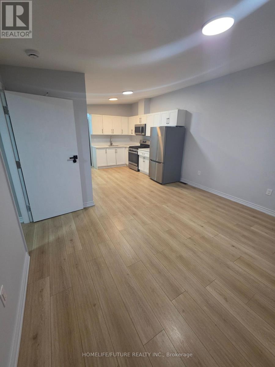 2983 Lawrence Avenue E Property Photo 21