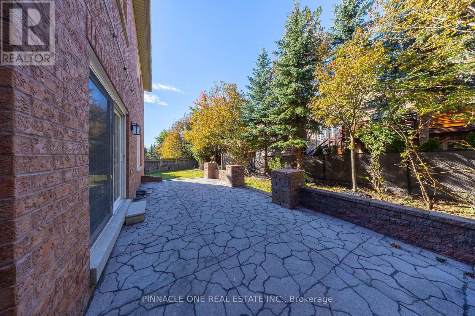 6 Dolby Crescent Property Photo 7